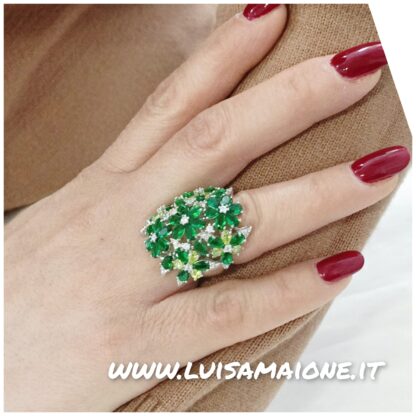 Anello Fascia Bombata con Fiori di Smeraldo - immagine 2